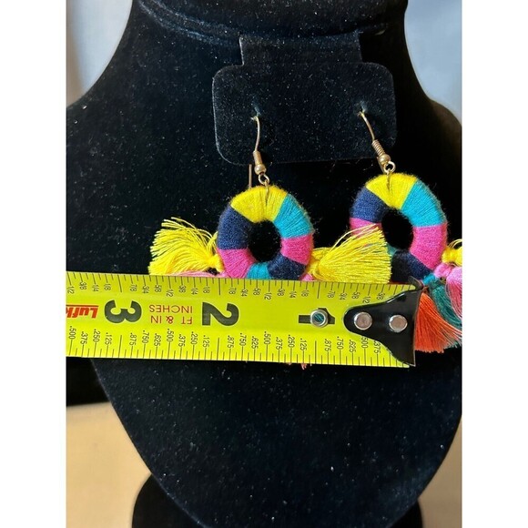 Handmade Threaded Fashion Earrings - Picture 4 of 5